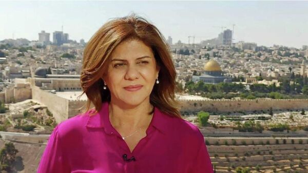 مقتل الصحفية الفلسطينيية والمراسلة في قناة الجزيرة شيرين أبو عاقلة برصاص الجيش الإسرائيلي خلال اقتحامه مخيم جنين - سبوتنيك عربي