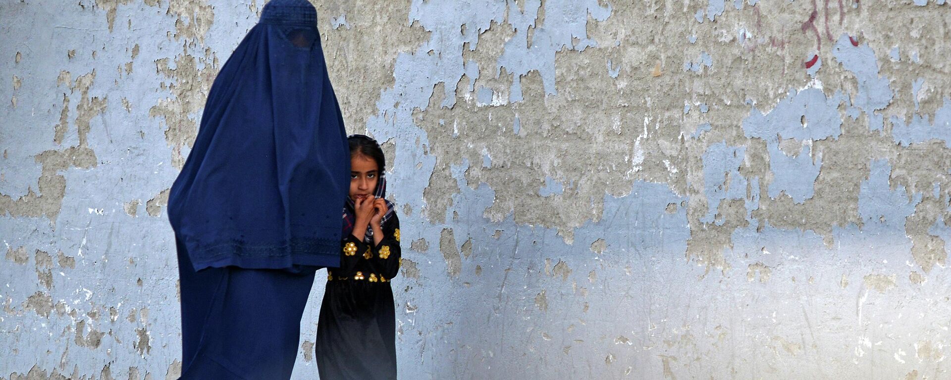 طالبان تفرض قيود جديدة على نساء أفغانستان، فرض ارتداء البرقة الزرقاء في الأماكن العامة - سبوتنيك عربي, 1920, 20.07.2022
