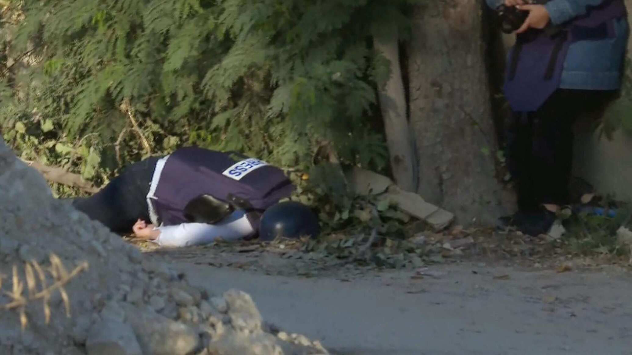 فيديو يوثق لحظة مقتل الصحفية شيرين أبو عاقلة برصاص القوات الإسرائيلية في جنين 11052022 