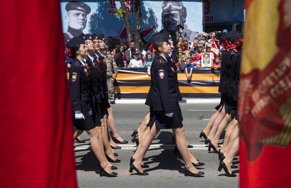 العرض العسكري المخصص للذكرى الـ 77 للنصر في الحرب الوطنية العظمى في سيمفيروبول، روسيا 9 مايو 2022 - سبوتنيك عربي