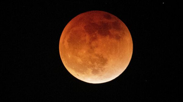 خسوف القمر، القمر الدموي، كاليفورنيا، الولايات المتحدة، 15 مايو 2022 - سبوتنيك عربي