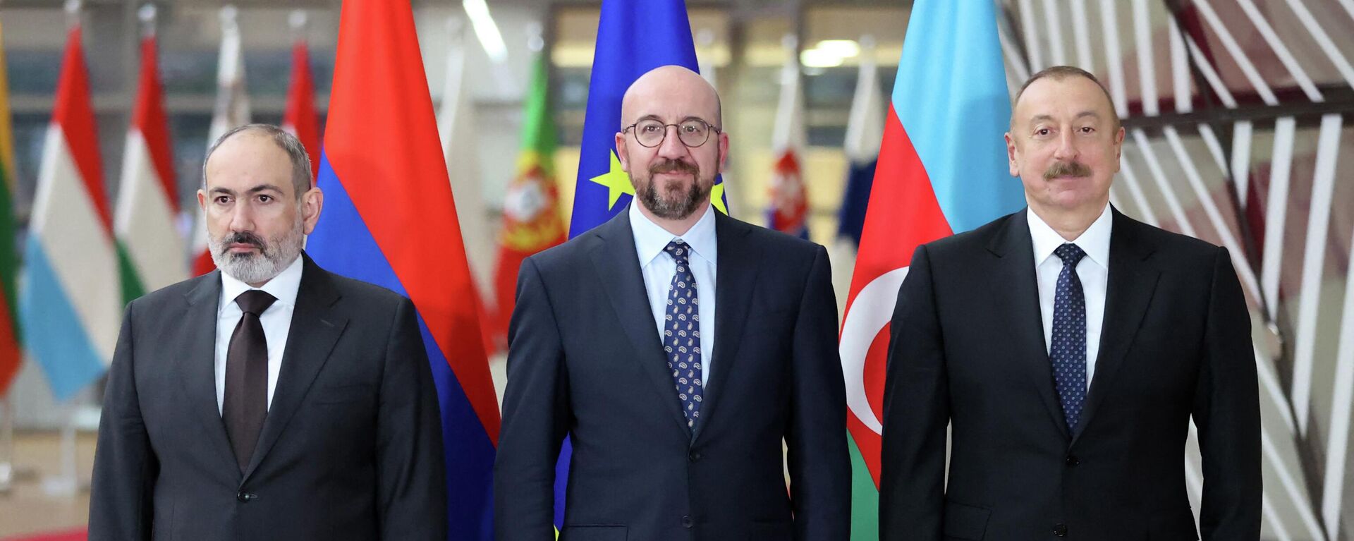  اجتماع رئيس الوزراء نيكول باشينيان مع الرئيس الأذربيجاني إلهام علييف ورئيس المجلس الأوروبي شارل ميشيل الأحد 22 مايو 2022 - سبوتنيك عربي, 1920, 31.08.2022