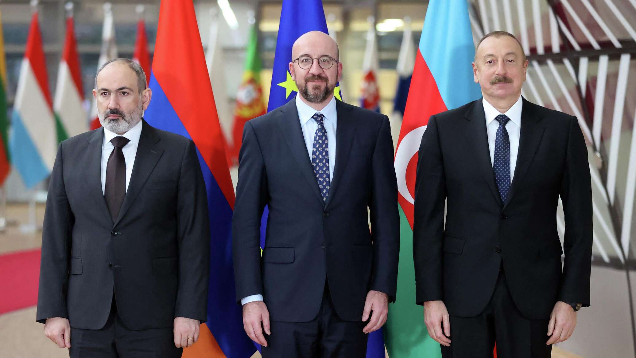 باشينيان وعلييف يخططان اجتماعا بمشاركة رؤساء ألمانيا وفرنسا ومجلس أوروبا