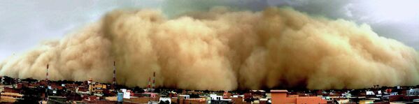 العاصفة الرملية تضرب مدينة بيكانير في ولاية راجاستان غربي الهند،4   أبريل/نيسان عام 2010 - سبوتنيك عربي