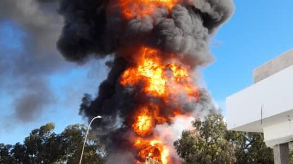 انفجار سيارة وقود في بنغازي بعدما قادها السائق بعيدا عن الزحام - سبوتنيك عربي