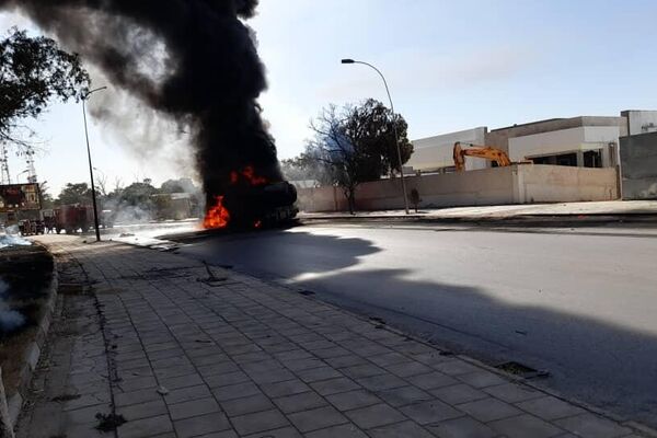 انفجار سيارة وقود في بنغازي بعدما قادها السائق بعيدا عن الزحام - سبوتنيك عربي