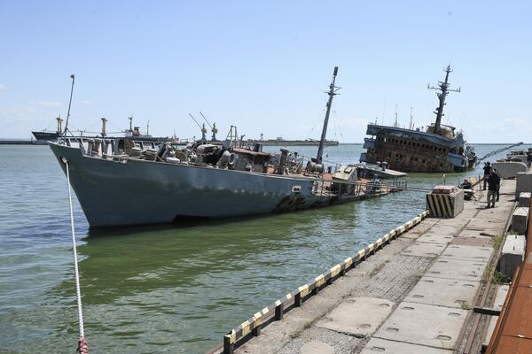 سفن غارقة في ميناء ماريوبول - سبوتنيك عربي