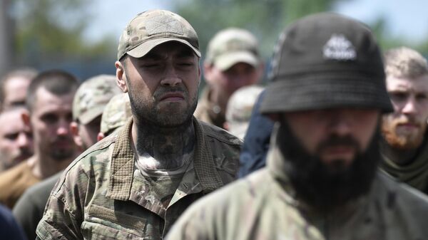 جنود أوكرانيون أسرى في أحد السجون بجمهورية دونباس الشعبية - سبوتنيك عربي