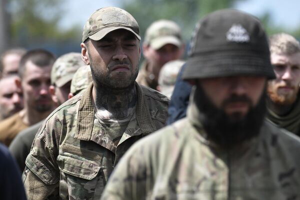 جنود أوكرانيون أسرى في أحد السجون بجمهوريةدونيتسك الشعبية - سبوتنيك عربي