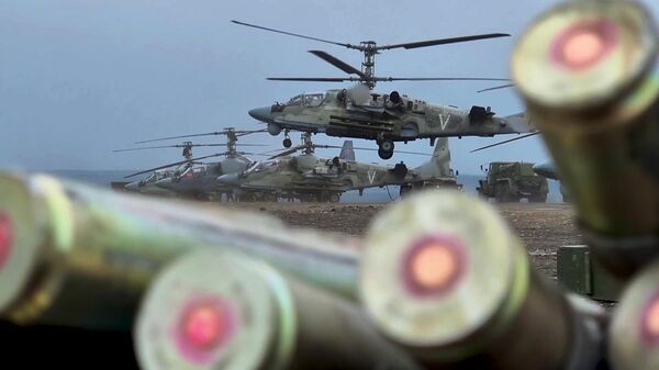 القوات الروسية خلال العملية العسكرية الخاصة في أوكرانيا - مروحية كا-52 - سبوتنيك عربي