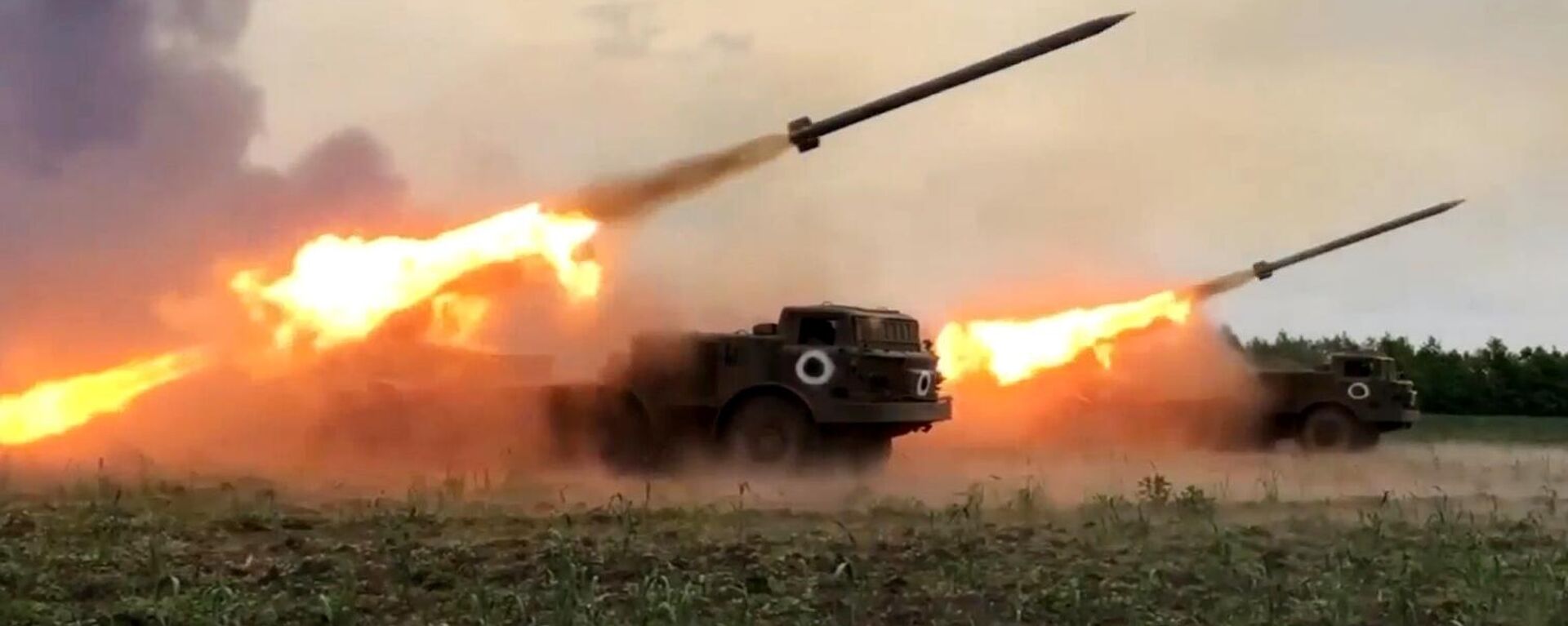 راجمات صواريخ روسية تقصف مواقع القوات الأوكرانية - سبوتنيك عربي, 1920, 05.06.2023