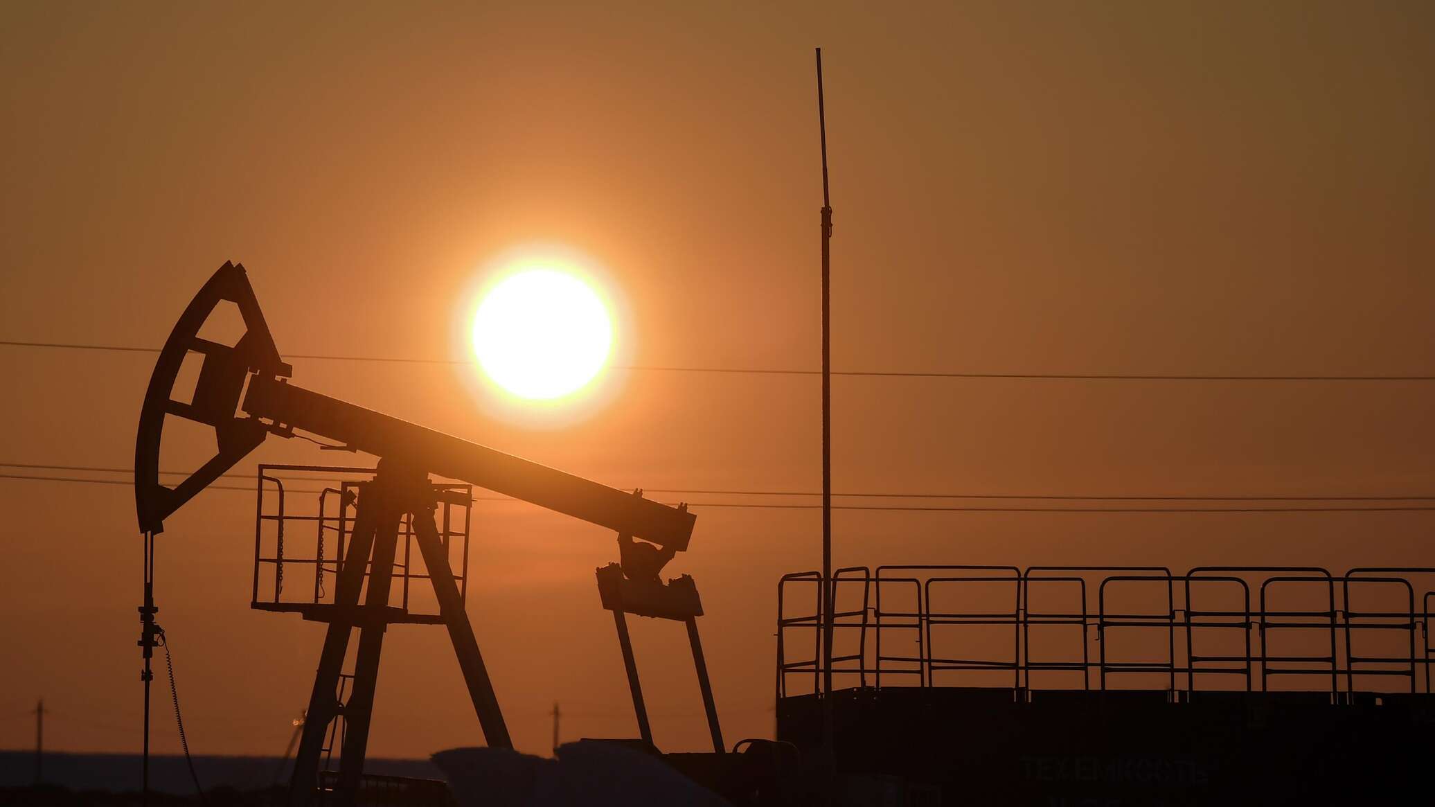 محلل سياسي ليبي: دول الخليج لن تستطيع تعويض نقص النفط الروسي في الأسواق بعد تحديد سقف لسعره