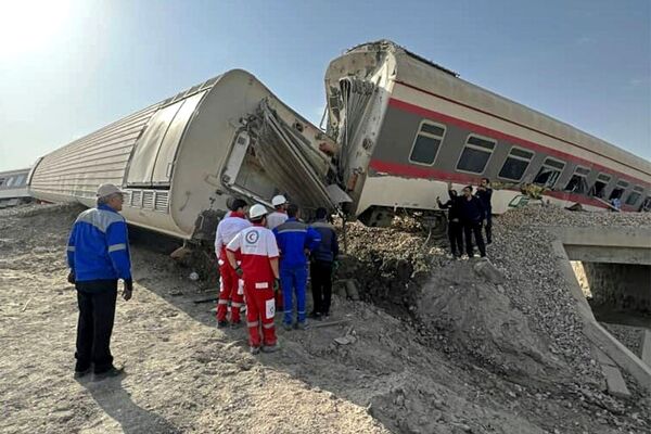 حادث خروج قطار ركاب عن مساره في محافظة يزد، إيران 8 يونيو 2022 - سبوتنيك عربي