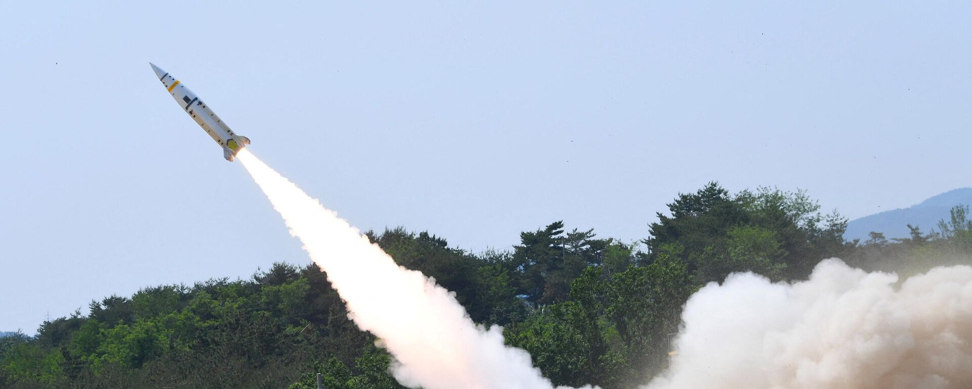 إطلاق صواريخ تكتيكية في كوريا الجنوبية - سبوتنيك عربي, 1920, 04.10.2022