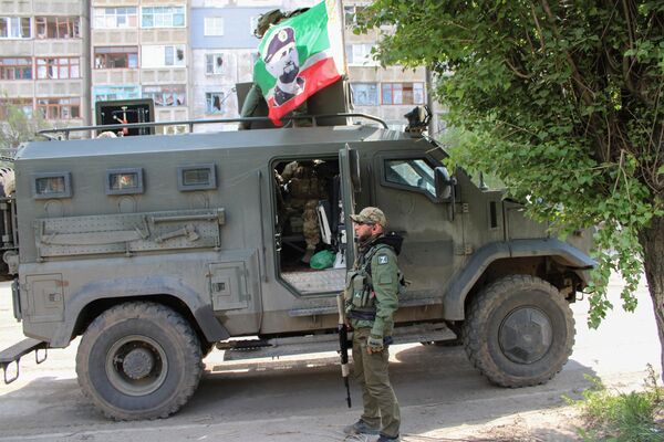 مركبة مدرعة تابعة للشرطة العسكرية الشيشانية - سبوتنيك عربي