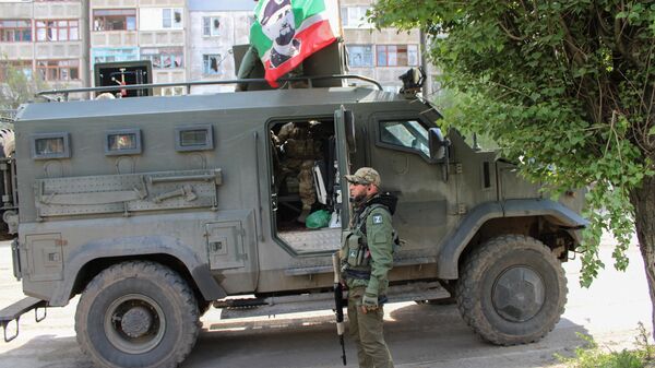 مركبة مدرعة تابعة للشرطة العسكرية الشيشانية - سبوتنيك عربي