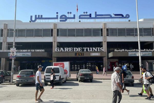اتحاد الشغل في تونس ينفذ إضرابا عاما يشل حركة الطيران - سبوتنيك عربي