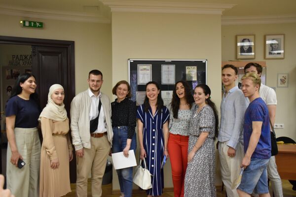 معهد الدول الآسيوية والأفريقية التابع لجامعة موسكو الحكومية (لومونوسوف) يقيم مسابقة للقراءة من الأدب العربي المعاصر - سبوتنيك عربي