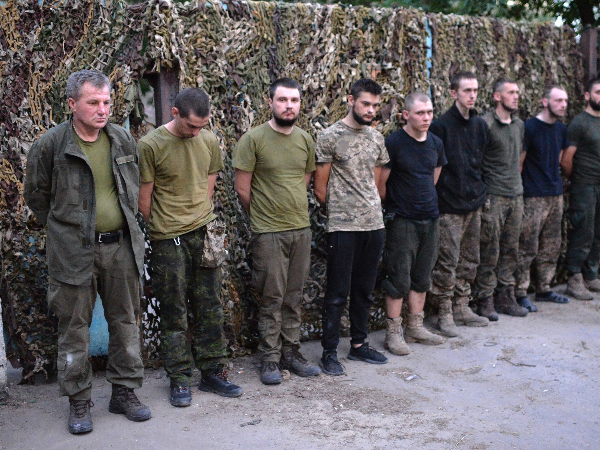Русские пленные на украине 2024 сегодня список. Пленные ЛНР 2022 В Украине. Пленные солдаты ВСУ В Донецке.