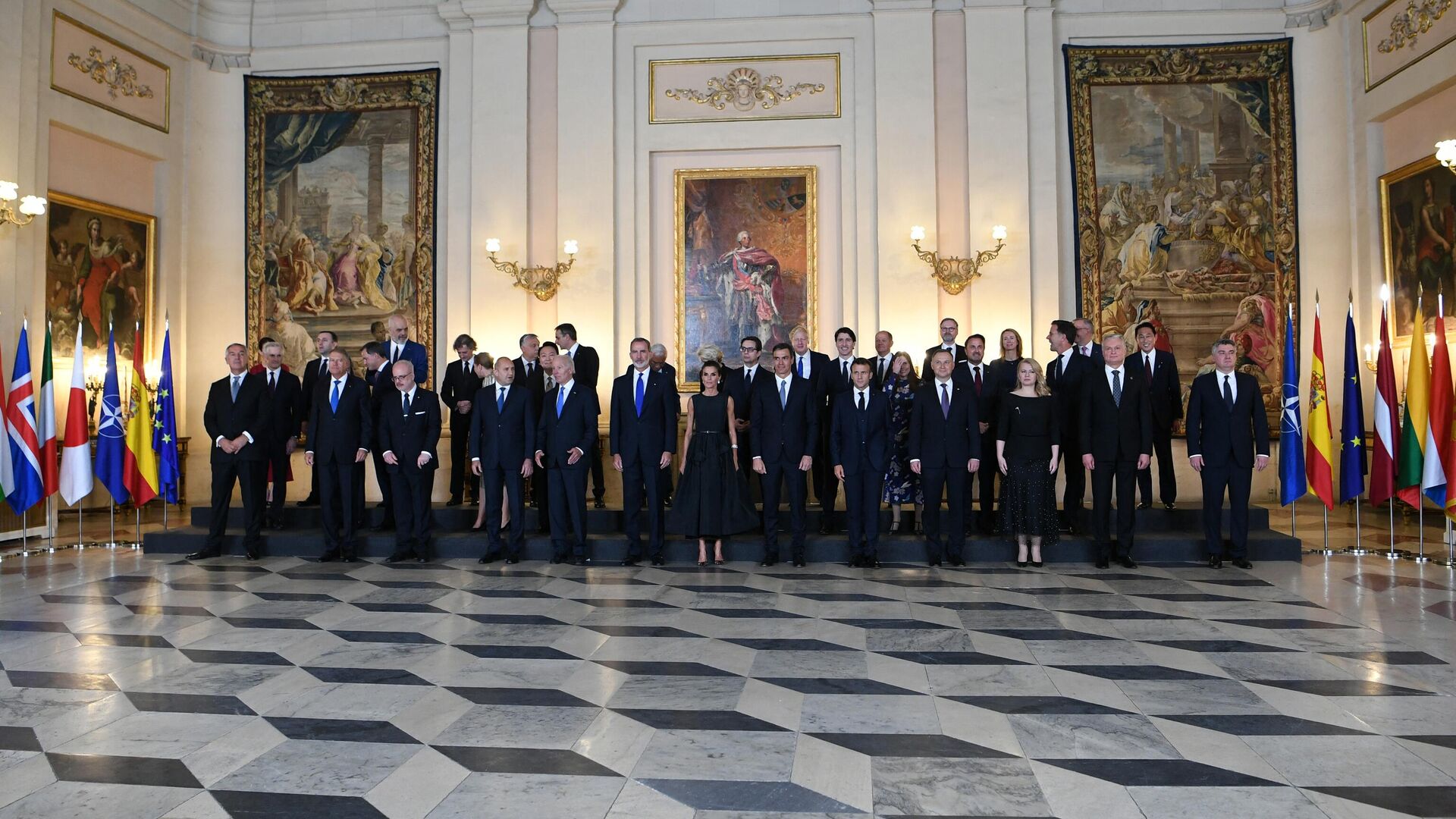 صورة جماعية لقادة دول أعضاء الناتو في مدريد، إسبانيا 28 يونيو 2022 - سبوتنيك عربي, 1920, 29.06.2022