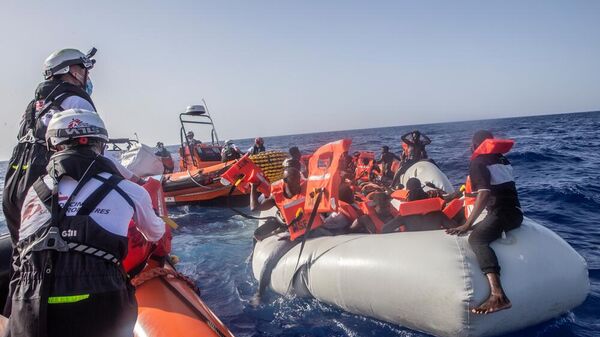 عملية إنقاذ مأساوية في وسط البحر الأبيض المتوسط - سبوتنيك عربي