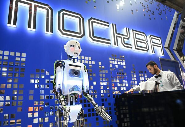 روبوت روبي في جناح موسكو في المعرض الصناعي الدولي &quot;إنوبروم-2022&quot; في إطار معرض &quot;يكاترينبورغ-إكسبو&quot;، 6 يوليو 2022 - سبوتنيك عربي