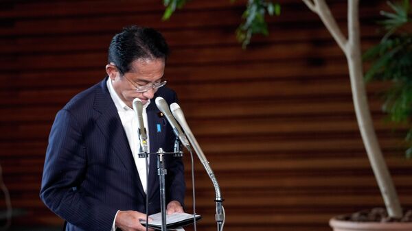 رئيس الوزراء الياباني فوميو كيشيدافي مؤتمر صحفي حول اغتيال رئيس الوزراء الياباني السابق شينزو آبي - سبوتنيك عربي