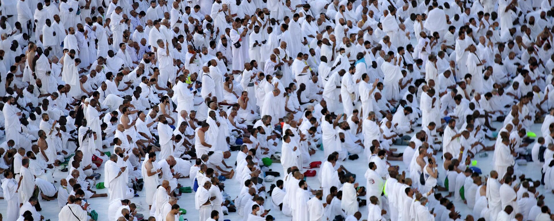 الحجاج يطوفون حول الكعبة المشرفة في المسجد الحرام، في مدينة مكة المكرمة في المملكة العربية السعودية في 6 يوليو 2022 - سبوتنيك عربي, 1920, 18.06.2023