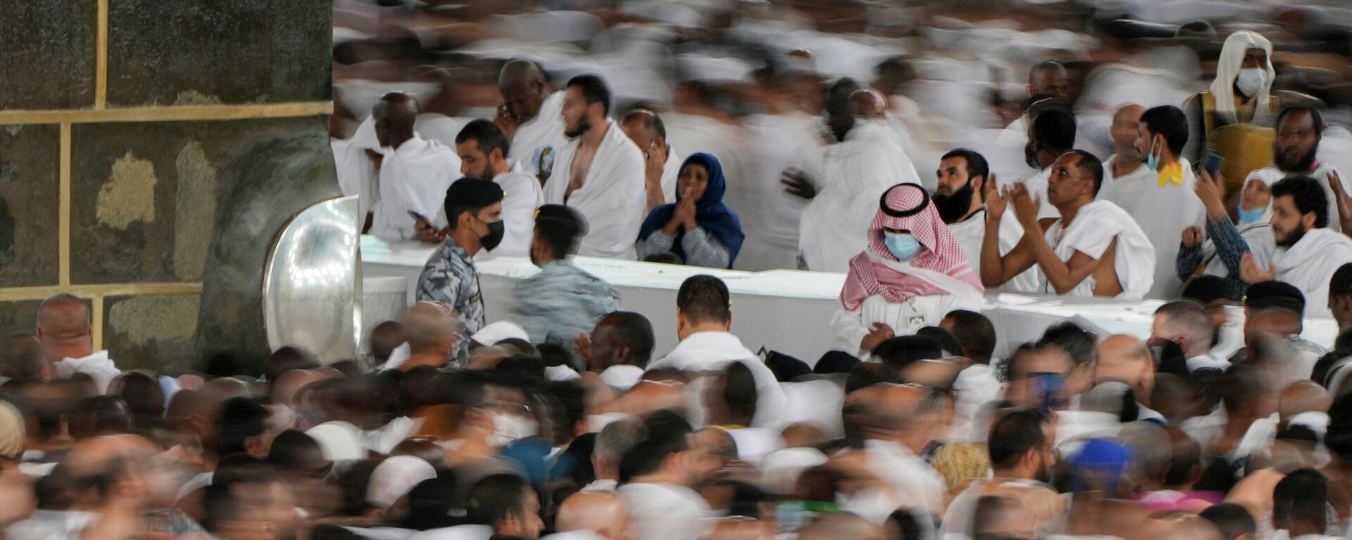 الحجاج يطوفون حول الكعبة المشرفة في المسجد الحرام، في مدينة مكة المكرمة في المملكة العربية السعودية في 6 يوليو 2022 - سبوتنيك عربي, 1920, 31.05.2023