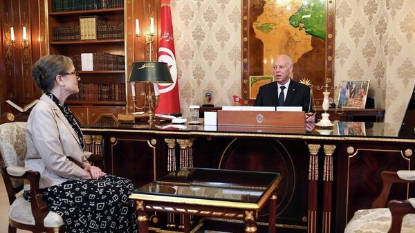 رئيس الجمهورية التونسية يستقبل نجلاء بودن رمضان، رئيسة الحكومة بقصر قرطاج - سبوتنيك عربي