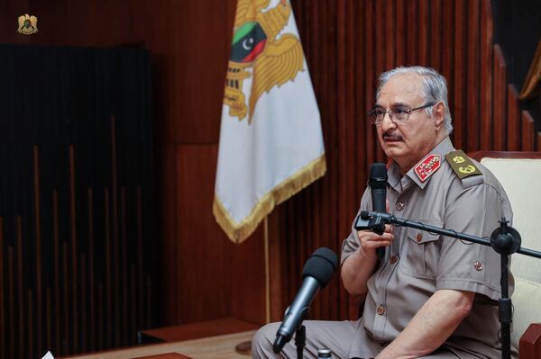حفتر يلتقي قادة الجيش الليبي - سبوتنيك عربي