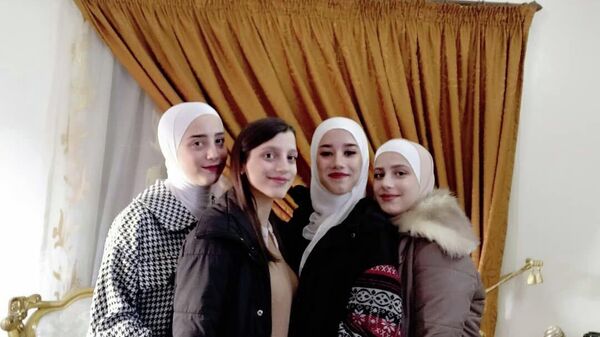 سوريا أربع شقيقات توائم يحققن النجاح في يوم واحد - سبوتنيك عربي