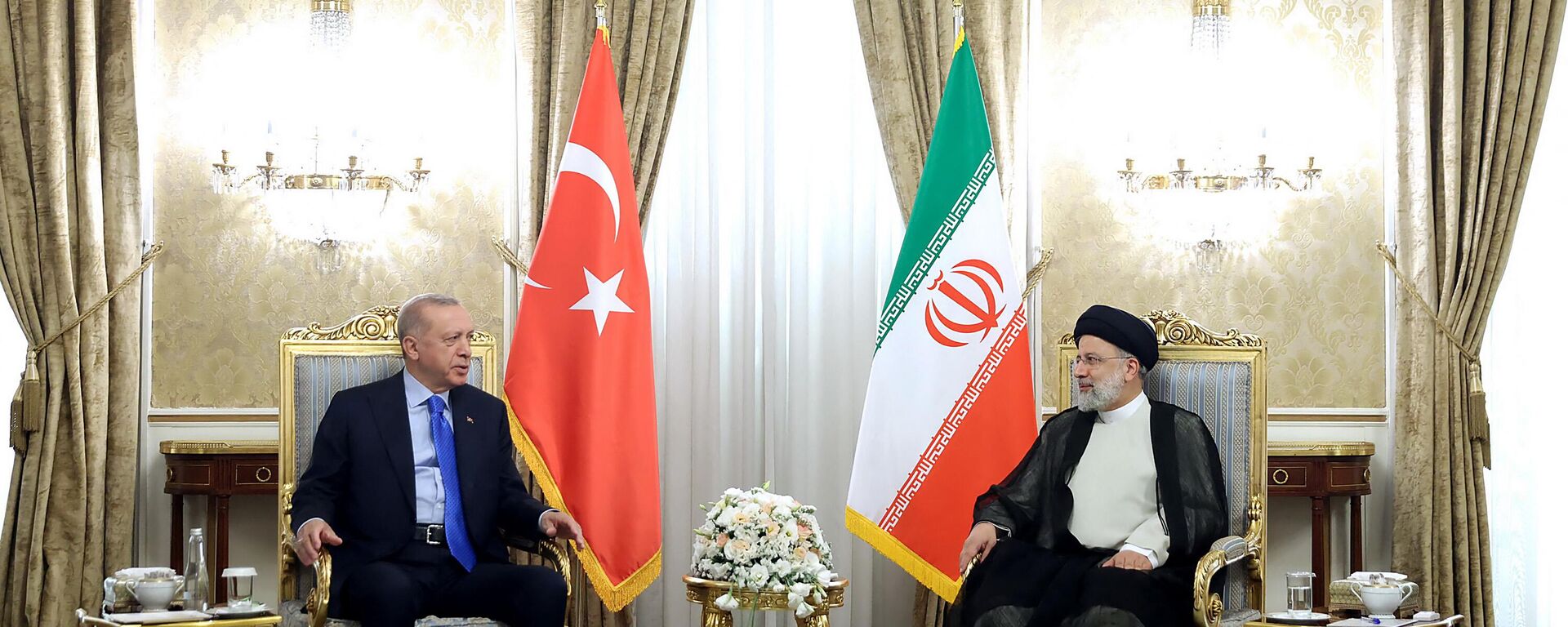 الرئيس الإيراني إبراهيم رئيسي يستقبل الرئيس التركي رجب طيب أردوغان في طهران، 19 يوليو 2022 - سبوتنيك عربي, 1920, 07.04.2023