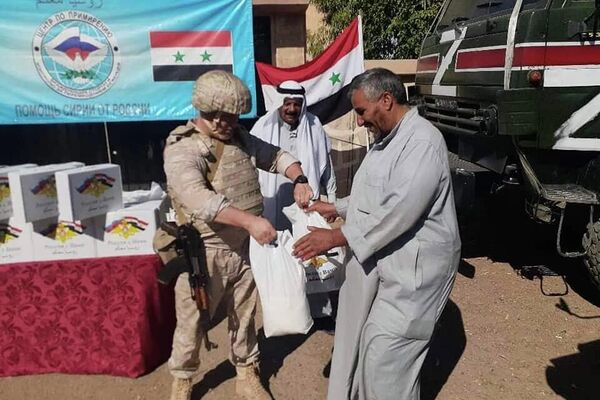 أطباء الجيش الروسي يقدمون خدمات علاجية لسكان قرى شرقي سوريا - سبوتنيك عربي