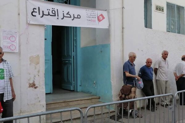 بدء عملية الاستفتاء على الدستور الجديد في تونس - سبوتنيك عربي