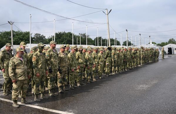 المتطوعون في معهد القوات الخاصة الروسية في غوديرميس، غروزني، الجمهورية الشيشانية، روسيا 21 يوليو 2022 - سبوتنيك عربي
