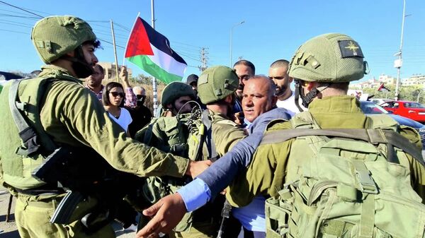الجيش الإسرائيلي يقمع فعالية ضد الاستيطان في قرية حارس شمالي الضفة الغربية - سبوتنيك عربي