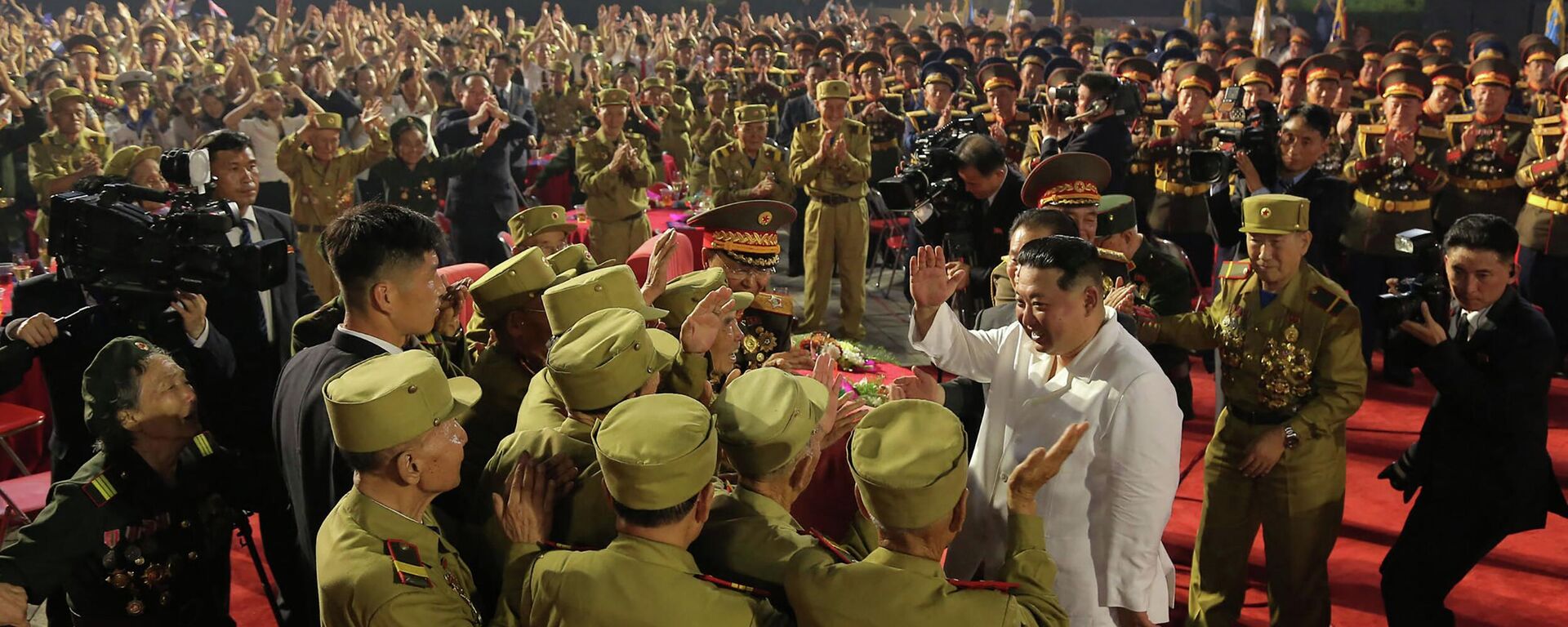 الاحتفال بالذكرى الـ 69 للانتصار في الحرب الكورية في ساحة كيم إيل سونغ في بيونغ يانغ، كوريا الشمالية 27 يوليو 2022
 - سبوتنيك عربي, 1920, 15.08.2022