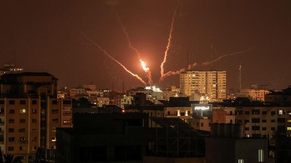 ضربات جوية متبادلة بين إسرائيل والمقاومة الفلسطينية في غزة، 5 أغسطس/ آب 2022 - سبوتنيك عربي