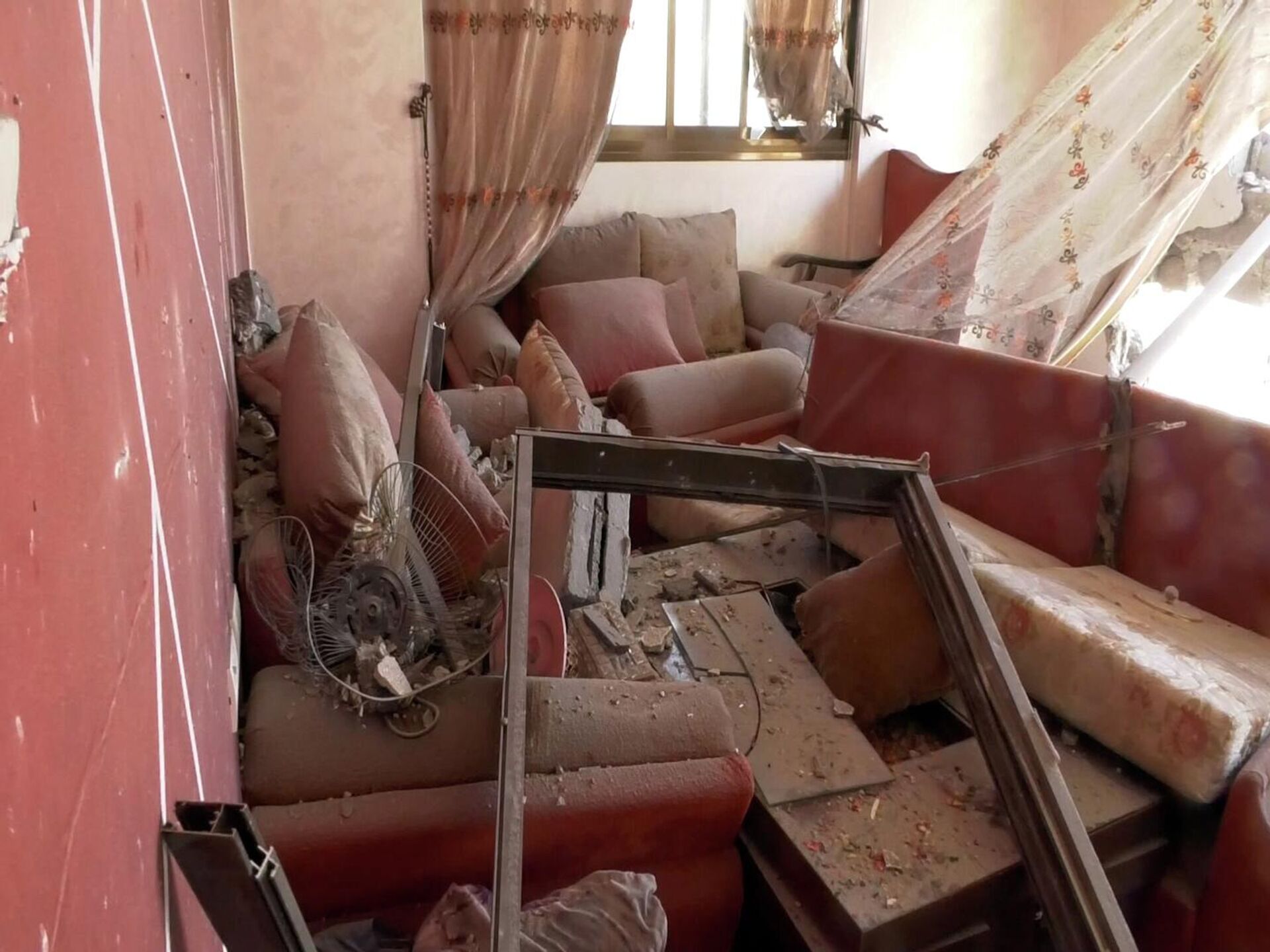  الطائرات الإسرائيلية تدمر عدة منازل بالكامل في قطاع غزة - سبوتنيك عربي, 1920, 06.08.2022