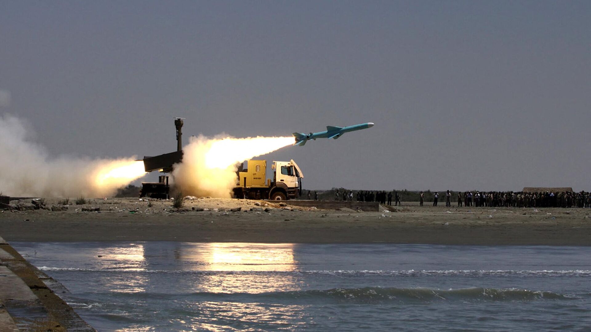 إطلاق صاروخ تابع لبحرية الجيش الإيراني  - سبوتنيك عربي, 1920, 28.01.2023