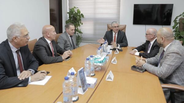 هيئة قناة السويس توقع عقدا مع موانئ دبي لإقامة منطقة لوجستية - سبوتنيك عربي