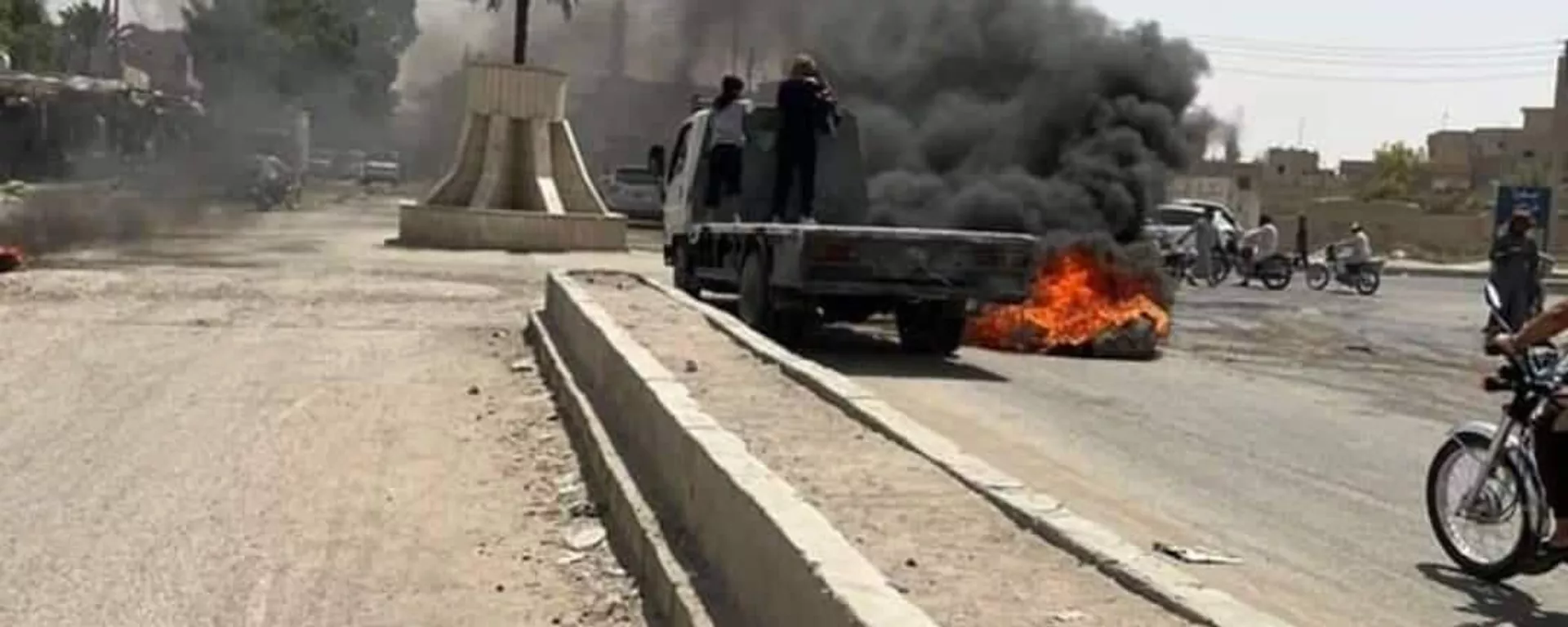  الجيش الأمريكي يصادر المنازل المطلة على قاعدته بحقل العمر النفطي شرقي سوريا - سبوتنيك عربي, 1920, 25.08.2022