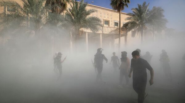 متظاهرون تابعون للتيار الصدري في العراق يقتحمون القصر الحكومي في بغداد - سبوتنيك عربي