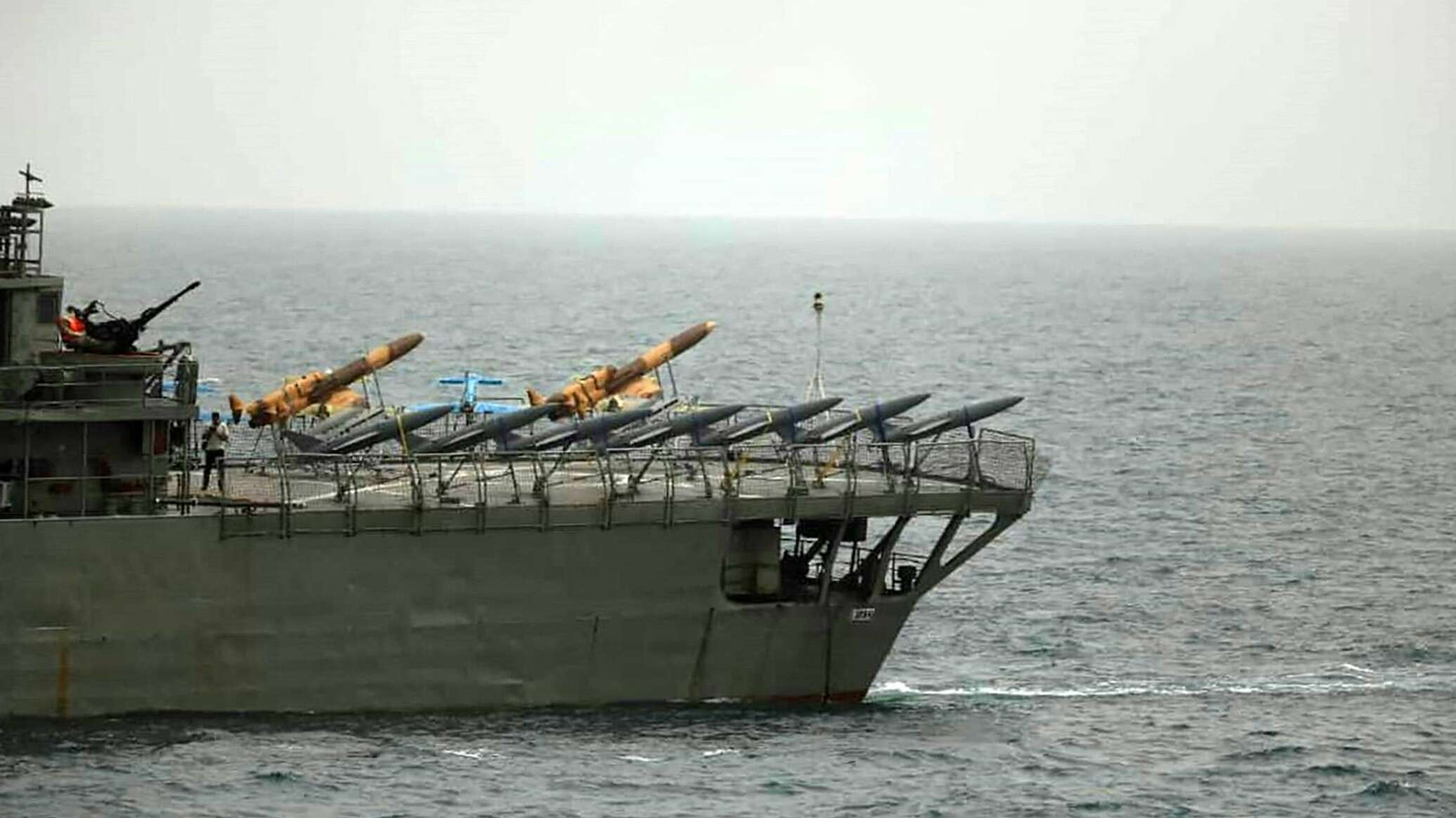 إيران تعلن انضمام المدمرة "ديلمان" المحلية الصنع إلى سلاح البحرية