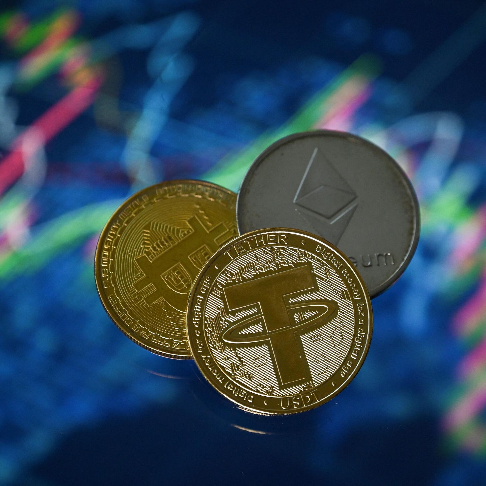 ارتفاع العملات الرقمية: «Ethereum» بـ1996 دولار وبيتكوين بـ30252