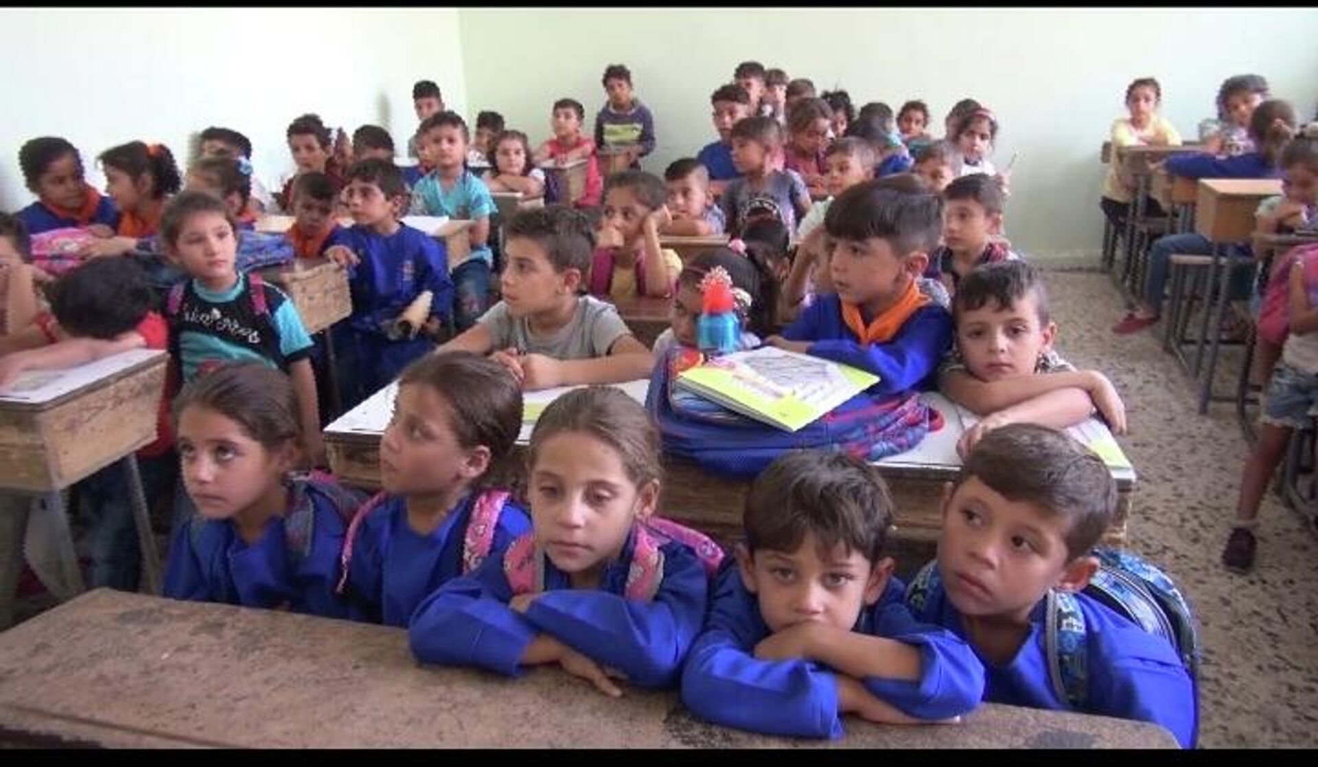 5 توائم أطفال يبدؤون يومهم المدرسي الأول شرقي سوريا - سبوتنيك عربي, 1920, 14.09.2022