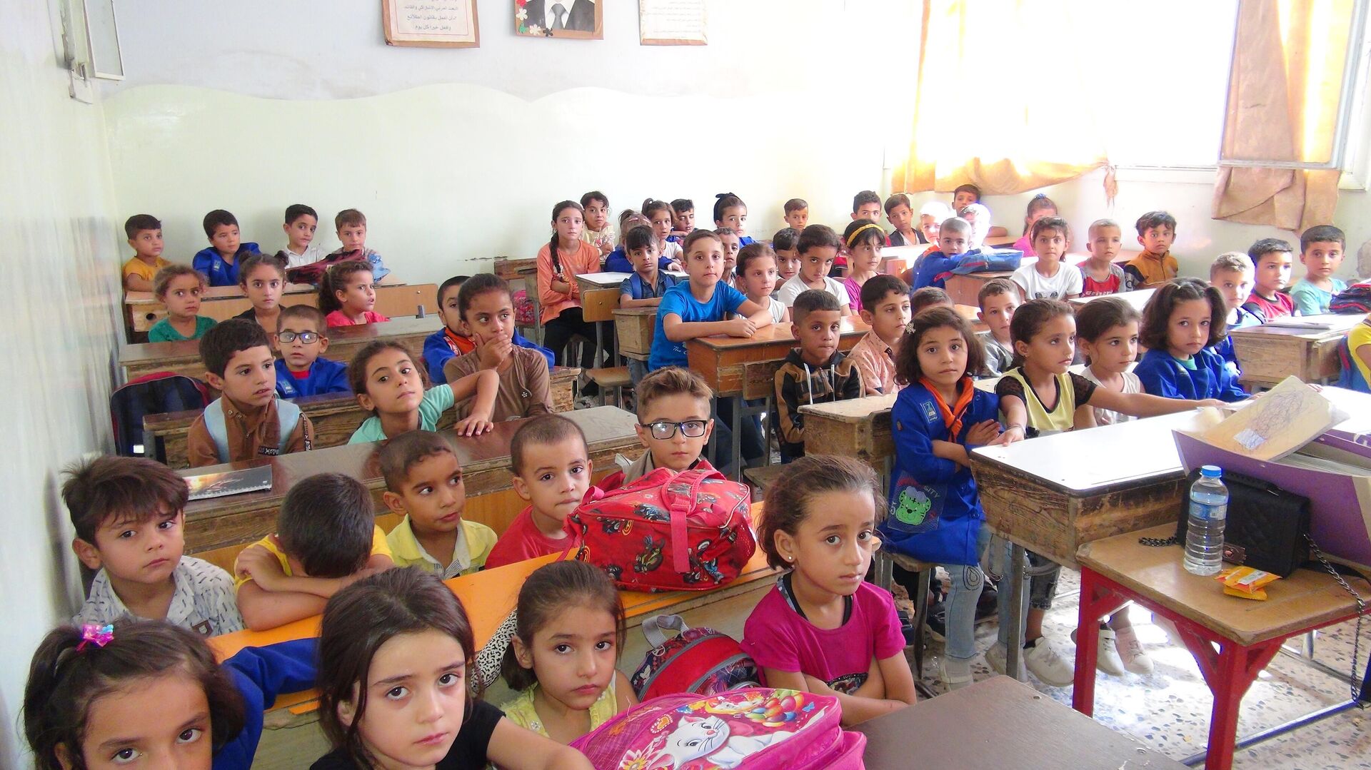 5 توائم أطفال يبدؤون يومهم المدرسي الأول شرقي سوريا - سبوتنيك عربي, 1920, 14.09.2022