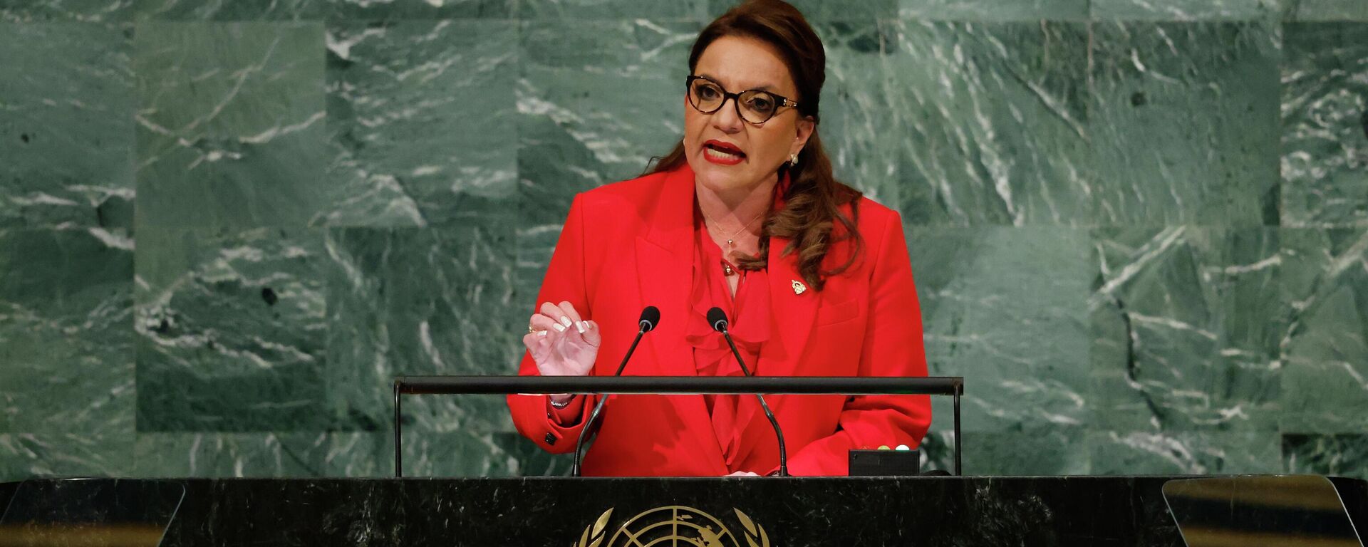 رئيسة هندوراس زيومارا كاسترو يلقي كلمة أمام الدورة الـ77 للجمعية العامة للأمم المتحدة، في مقر الأمم المتحدة، 20 سبتمبر 2022. - سبوتنيك عربي, 1920, 26.03.2023