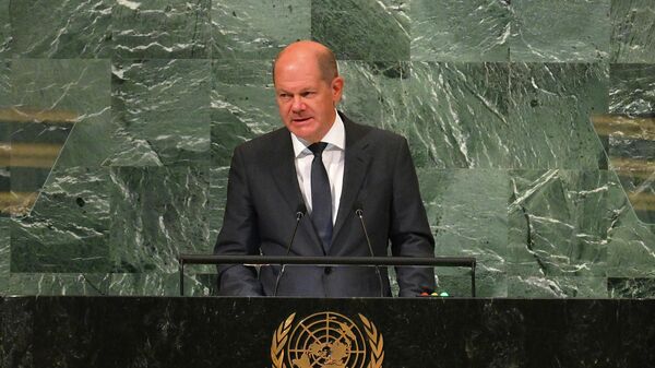 المستشار الألماني أولاف شولتز يلقي كلمة أمام الدورة الـ77 للجمعية العامة للأمم المتحدة في مقر الأمم المتحدة في مدينة نيويورك، 20 سبتمبر 2022  - سبوتنيك عربي